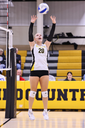 Shae Uttecht handed out 32 assists on 134-of-134 setting and added 30 digs. (TRUE DAKOTAN FILE PHOTO) 