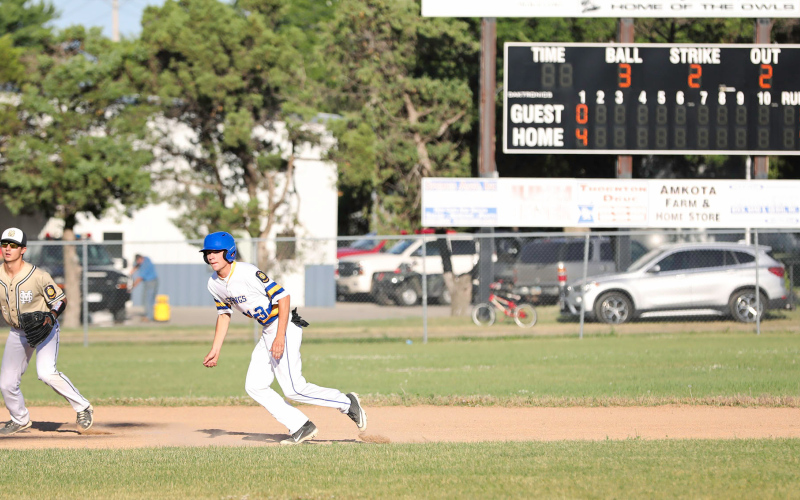 Thanks to a hit from Cade Mohling and a short stop miss, Austin Schimke was able to steal third and make it across home plate.