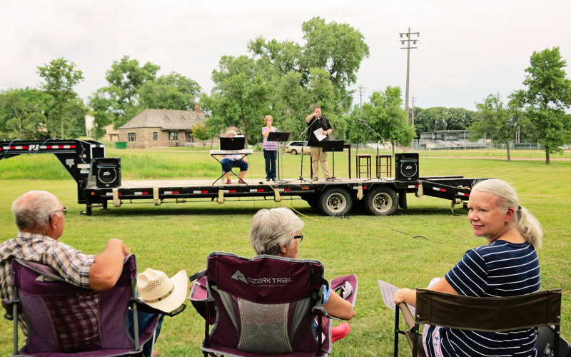 Community Church Service Draws Hundreds to City Park