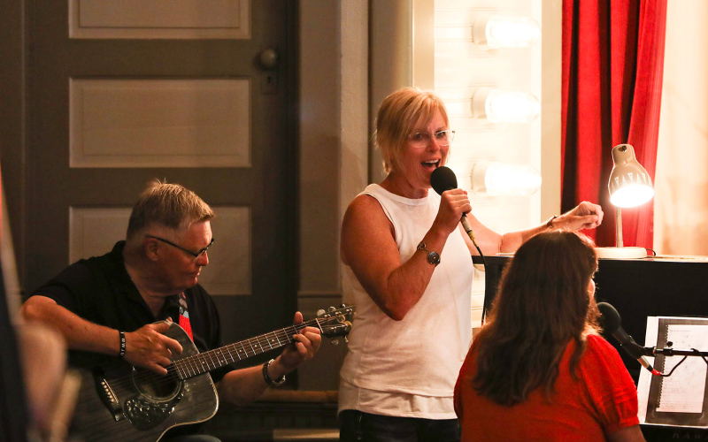The sibling trio of Brian Bergeleen, Kayla Mohling and Aleen Fisher opened the show.