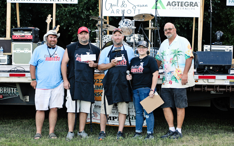 ib samplers were able to vote on their favorite ribs with the winners of the People’s Choice award going to the team made up of Thad Jacobson, Scott Miller and Brian Kolousek.