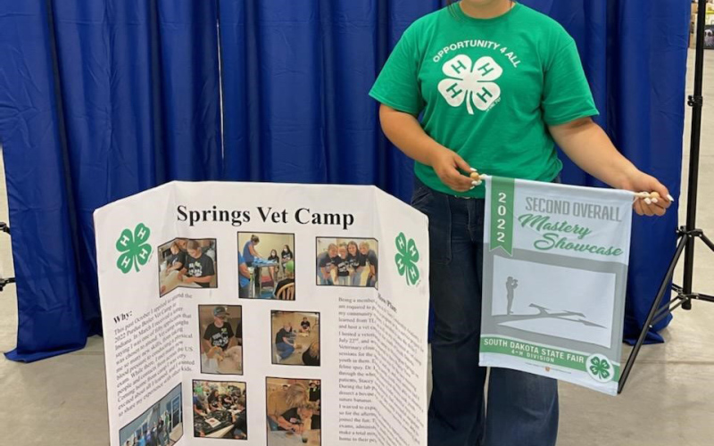 Harlee Heim receives 2nd overall in the Mastery Showcase for her Vet Science Camp project