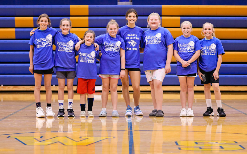 Senior Project Shares Love of Basketball with Area Youth