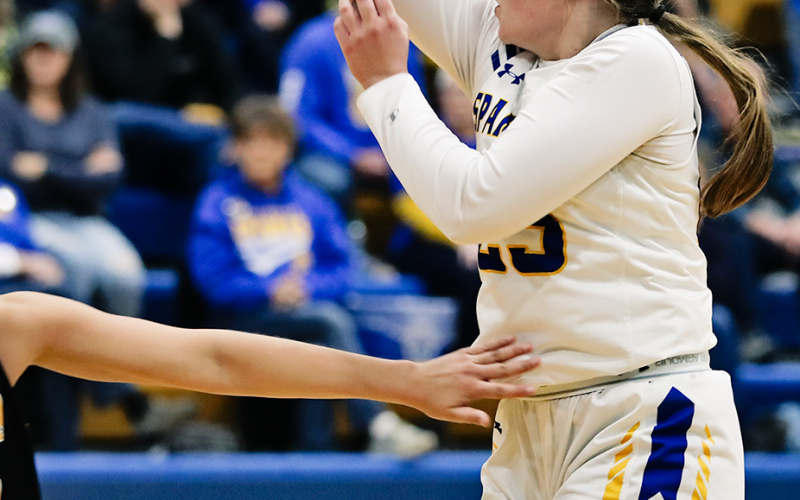 KRISTI HINE / TRUE DAKOTAN Kirstie Munsen had 18 points and eight assists in the January 24 home game vs AC/DC .