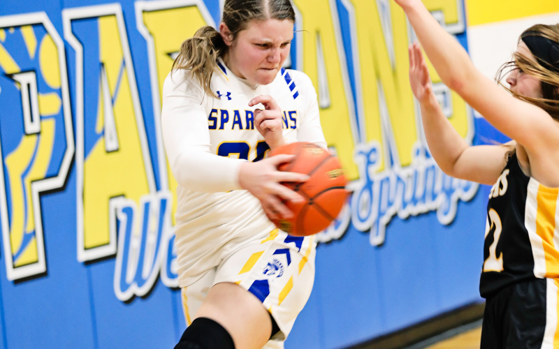 Kirstie Munsen had seven rebounds. 