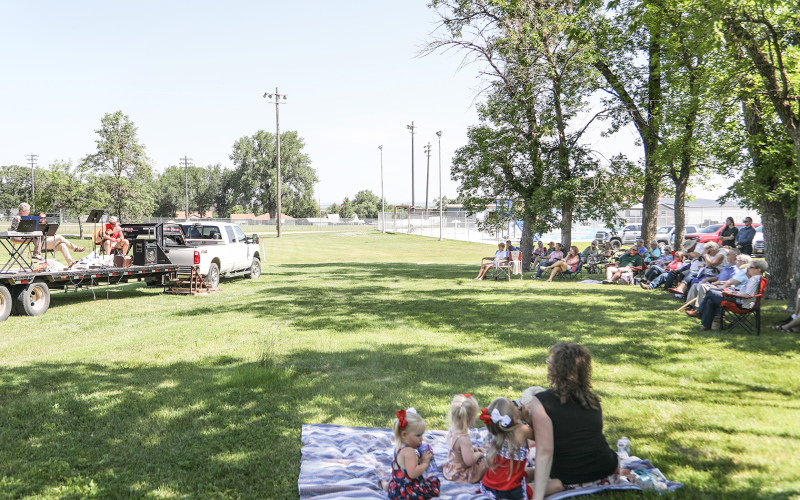 Outdoor Community Church Service Draws a Crowd