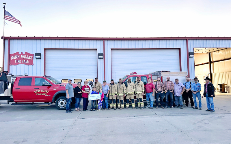 Buffalo County Rural Fire District received a $1,000 Operation Round-Up grant from Central Electric Cooperative for new gear. Pictured left to right: Central Electric Director Merl Bechen, Operation Round-Up Trustee Jill Ekstrum, Operation Round-Up Trustee Ellen Speck, Deandra Zastrow (front), Derek Zastrow, Raven Richardson (front), Ken Wulff, Ridge Roduner, Matt Sinkie, Tate VonEye, Lee Pawlowski, Allen Feugen, Jordan Waldner, Amos Stahl, Steve Roduner, Rodney Waldner, Pat Waskowiak and Jake Richardson.