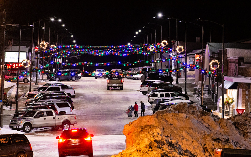 Hometown Holidays to Deliver Down-Home Dazzle
