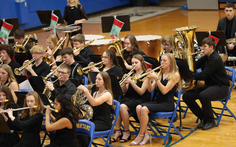 The middle/high school band, directed by Renee Munsen, performed “Christmas Vacation,” “How the Grinch Stole Christmas,” “Home Alone,” and “The Polar Express.”