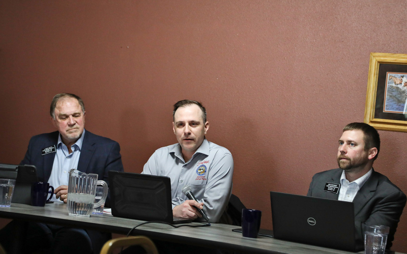 From eminent domain to daycare, lively discussion ensues at District 20 Legislative Cracker Barrel