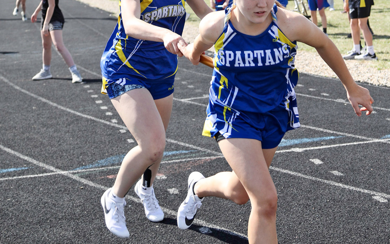 Londyn Mikkelson and Kaebry Dixon