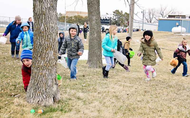 Visiting and local kids and their families enjoyed time outdoors together as they canvassed the city park on the lookout for 1000 brightly colored, sought-after, candy and prize- filled eggs.