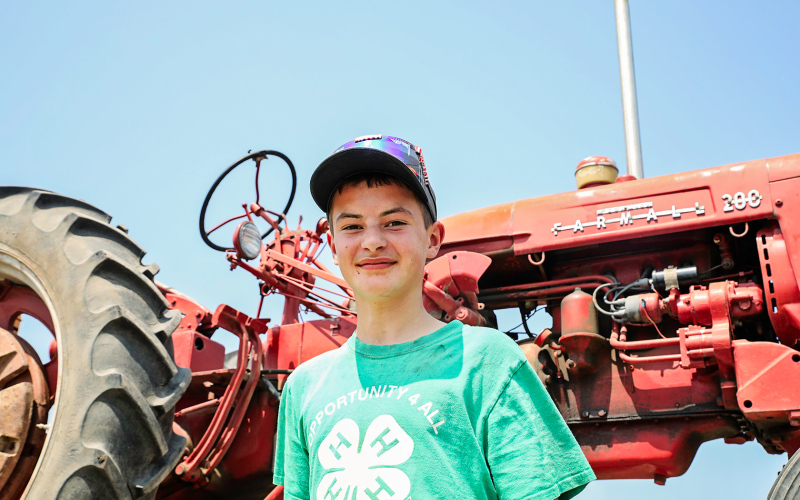 Emmitt Feistner Emmitt Feistner is a regular in the Alpena Tractor Pull with several hooks every year.