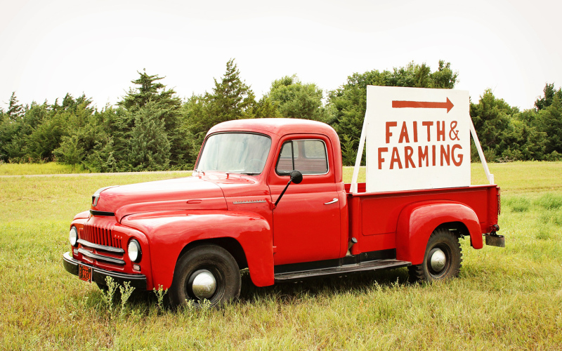 PHOTO COURTESY ALICIA ROESLER. Eye catching signage helped attendees navigate to the event held in rural Jerauld County.