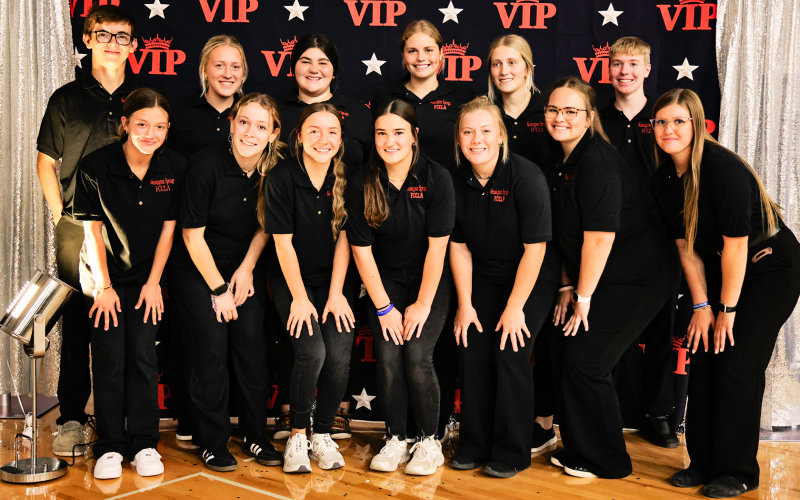 The Wessington Springs FCCLA Chapter helped make everyone at the event feel like a VIP as they served the meal prepared by Sweet Grass. Shown back row, left to right are Ranick FJerstad, Kennedy Kolousek, Tierney Knipfer, Kaitlyn Braun, Kerstynn Heim, Tregen Jensen. Pictured front row, left to right are Brooke Mohling, Celia Garcia, Logan Mohling, Remie Roduner, Ella Fagerhaug, Taylor Braun and Mercedes Jones. KRISTI HINE / TRUE DAKOTAN