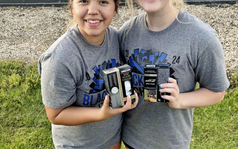 Reserve Champion Girls in the Junior League were Tatianna Roberts and Jalyn Grassel. PHOTO COURTESY GLORIA VAVRA
