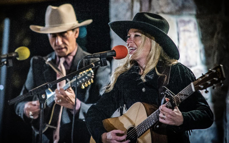 Contemporary Folk and Western Music at 1905 Opera House Oct. 6