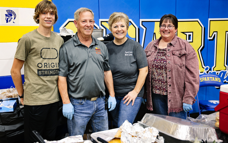 Jack Link’s sponsored the delicious banquet meal with (left to right) Cooper Ball, Jay Ball, Deb Ball and Linda Jager serving up supper with a smile.