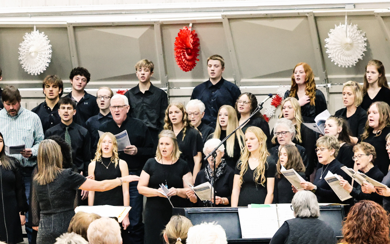 Members of the Wessington Springs Community Choir joined the 9-12 grade singers in “Missa Gloria Pastoril.”