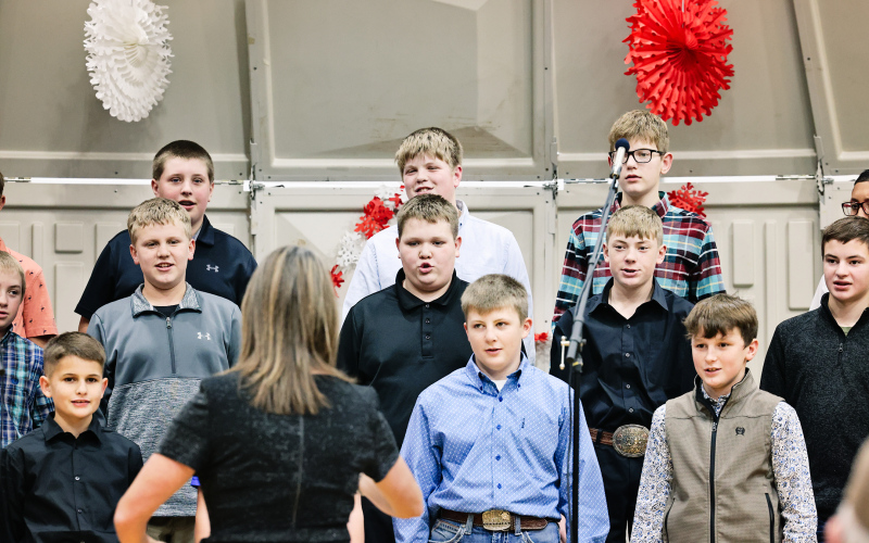 Middle school choir under the lead of choir director Julie Fastnacht.