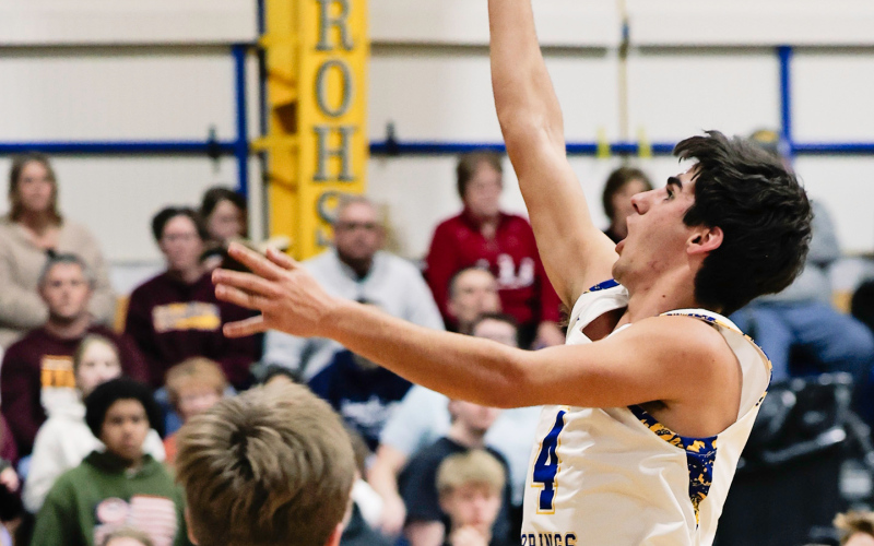 The boys and girls Spartans filled the gym last Friday for home double header basketball action vs. Ethan. Sam Poncelow is pictured. KRISTI HINE / TRUE DAKOTAN