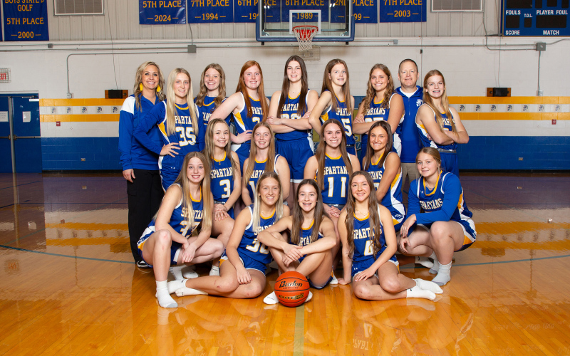(PHOTO COURTESY MARK’S PHOTOGRAPHIC IMAGES) PICTURED LEFT TO RIGHT, FRONT ROW: Jewel McGeough, Kennedy Kolousek, Kenzie Kolousek, Logan Mohling, Makynna Heim. CENTER: Londyn Mikkelson, Sydney Richardson, Ashlyn Weber, Mariah Messmer. BACK: Assistant Coach Jenna Mikkelson, Kerstynn Heim, Raygen Teveldal, Brooklyn Caffee, Addyson Orth, Masynn Mebius, Kaitlyn Braun, Head Coach Jason Kolousek, Ella Kolousek.