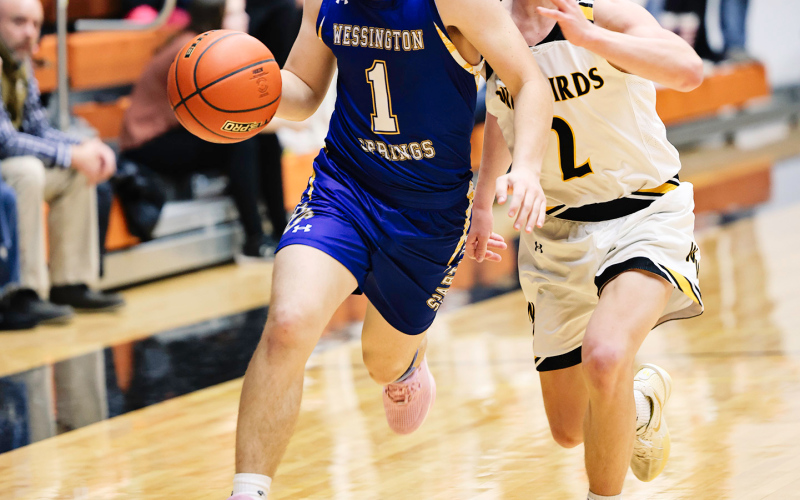 Wesley Molnar flies down the court.