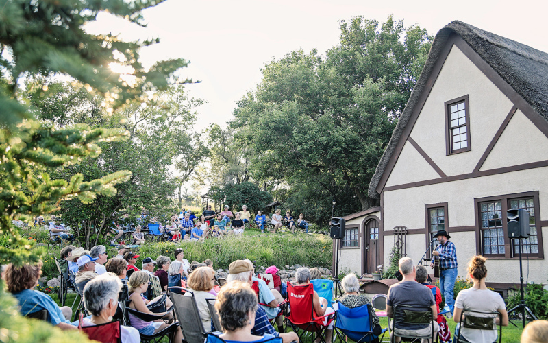 Hometown Favorite Dustin Evans to Headline Final Music in the Garden
