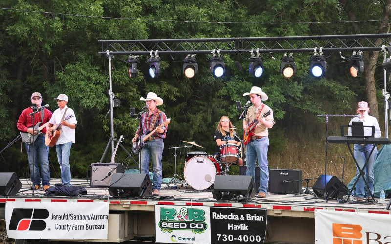 Music from local favorite, The Turtle Peak Band set the festive tone at Rockin’ Ribfest.