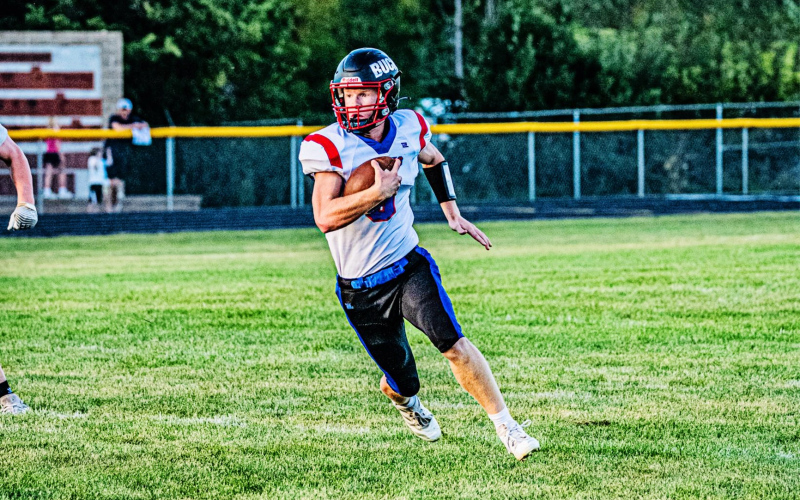 Quarterback Luke Larson completed 10 of 13 passes for 225 yards. (PHOTO COURTESY J. VONEYE IMAGES)