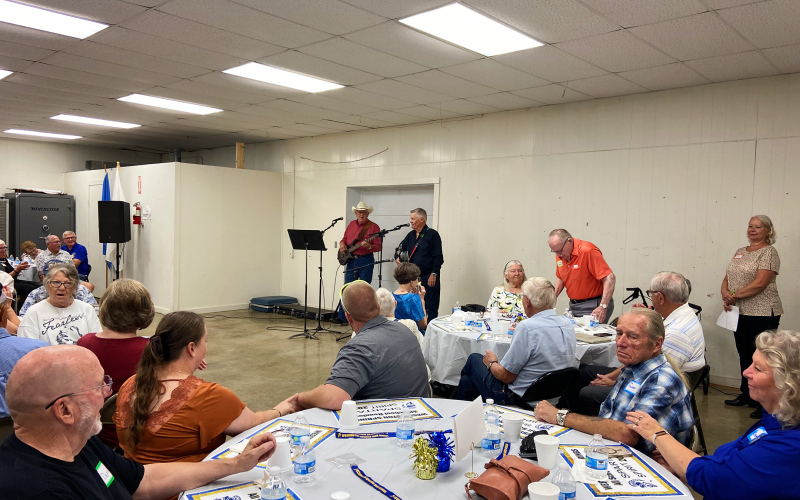 Entertainment was provided by Lennis Fagerhaug and Brian Bergeleen.