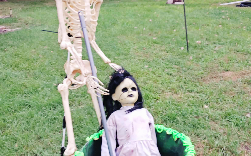 Deb Doering  carried on the skeleton theme, making no bones about celebrating the spooky season.