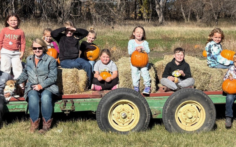 Shown left to right are Bill Larsen, Isaac Larson, Kylie Walters, Raygen Sprecher, Harley Eichstadt, Carol Larsen, Harper Johnsen, Beverly Johnson, Anna Woodbury, Everly Jungemann, Cashlynn Dorris, Tucker Graff, Harper Black, Finley Swartz, Brix Kelsey, Quinn Jensen, Kallahan Moeding, and Elias Carmona.