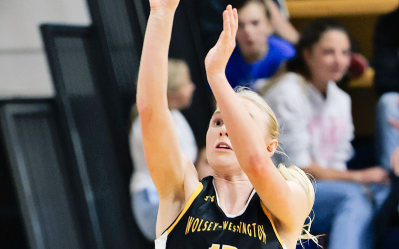 Kendal Uttecht goes up for a shot.