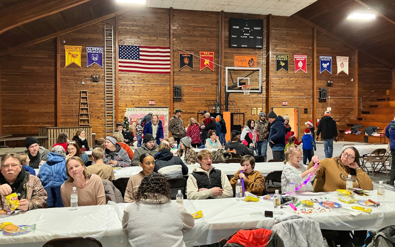 A community meal was served inside the warm Wessington Commmunity Center. (PHOTO COURTESY CAM FAGERHAUG)