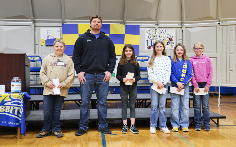 4th grade Shown with Principal for the hour Will Arhart and Quinten Christensen, AR award recipients are: Paislei Bell, Alice Heumiller, Hanna Wenzel and Hayden Bultsma.