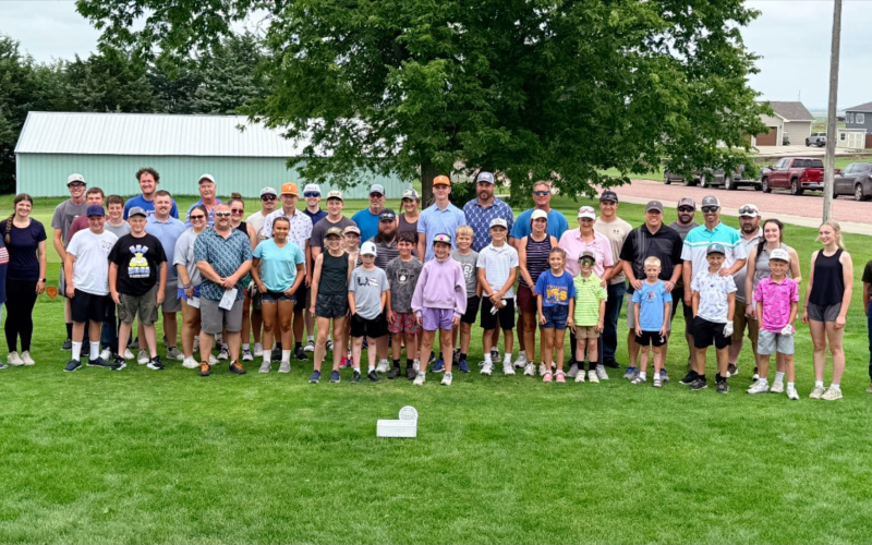 Generations Tee Off Together in Alternate-Shot Tourney
