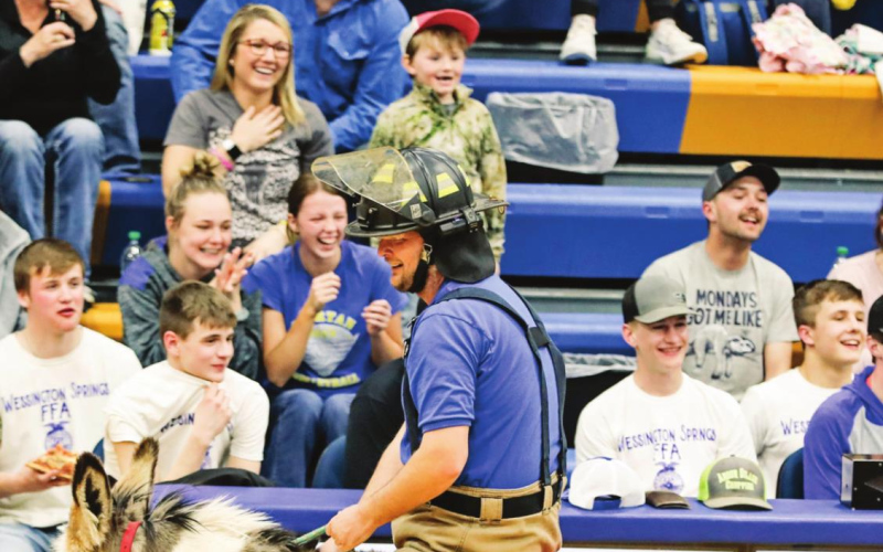 FFA-Sponsored Donkey Basketball Raises Funds for Food Pantry, Jerauld Co. Ambulance
