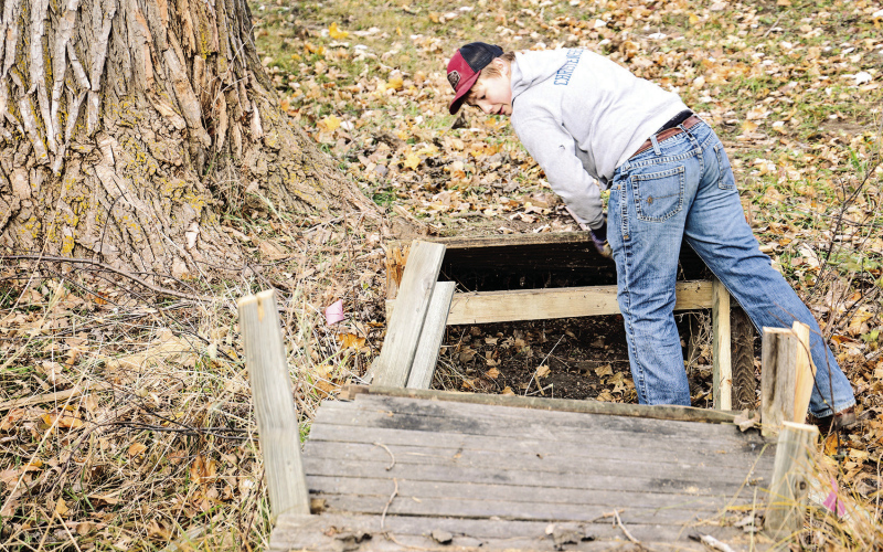 Hayes Christensen investigates the most efficient method to disassemble the damaged bridge.