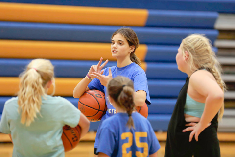 Senior Project Shares Love of Basketball with Area Youth 