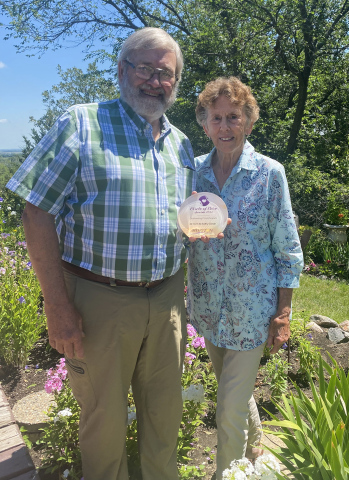 Horizon Health Foundation recognizes Dr. Tom and Kathy Dean and Jans Corporation with Circle of Care Philanthropy Awards