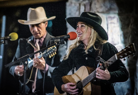Contemporary Folk and Western Music at 1905 Opera House Oct. 6