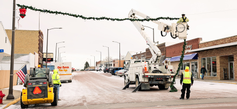Just in time for Tuesday’s Holiday Spectacular, City of Wessington Springs employees hung the town’s beloved Christmas garland across Main Street East on Monday, December 2, 2024. KRISTI HINE / TRUE DAKOTAN 