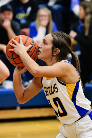 KRISTI HINE / TRUE DAKOTAN Mariah Messmer had 13 points and nine rebounds during Thursday’s home game vs. Hitchcock-Tulare.
