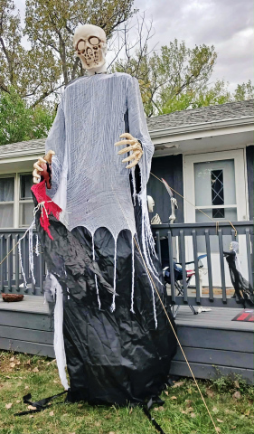 Deb Doering’s larger-than-life skeleton makes for a hauntingly frightful Halloween. 