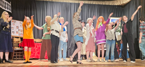 WSHS students bring humor and mystery to the stage during a performance of Too Many Detectives at the Murder Mansion this past weekend. (DELIA ATKINSON / TRUE DAKOTAN)