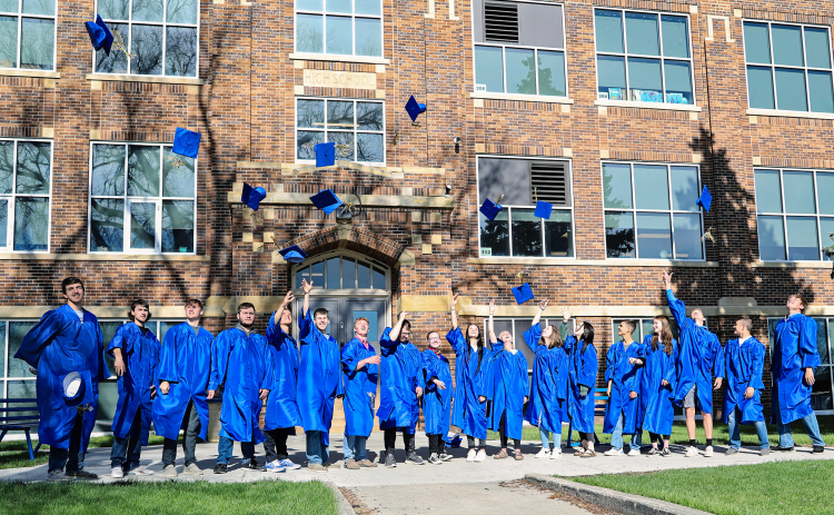 Wessington Springs High School graduates tossed their mortarboards high and far last week in celebration of the class of 2022’s commencement. Shown left to right are recent grads: Mason Schelske, Payton Tobin, Kaden Wolter, Draven Thompson, Porter Walz, Bryce Kopfmann, Carter Grohs, James Jungemann, Faith Easter, Kindra Wolter, Cheyenne Burg, Kali Roduner, Sarah Raterman, Cade Mohling, Eileen Kanthak, Anthony Neely, Cale Mohling and Quinten Christensen.