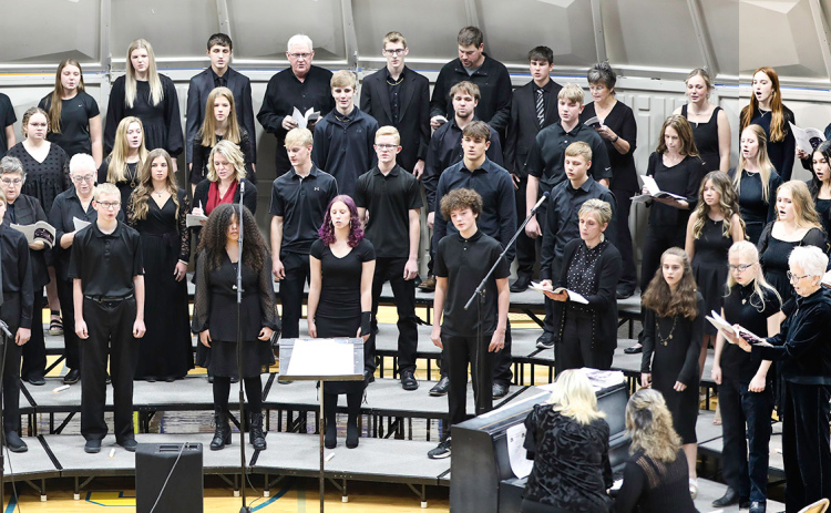 The Wessington Springs Community Choir sang alongside of the High School Choir students, delivering a powerful performance of “Mary Had a Baby,” following “Exsultate Jubilate,” “This Christmas” featuring soloist Kirstie Munsen, “Silent Night” and “Jingle Bells.”