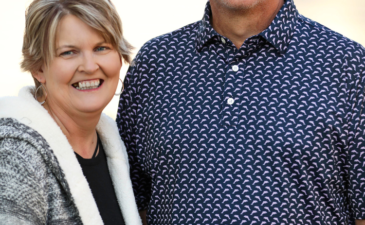 KRISTI HINE / TRUE DAKOTAN Twila and Greg Vavra are shown in Wessington Springs last fall, one year after Greg’s kidney transplant. Earlier in 2021, Twila donated one of her kidney’s to the National Kidney Bank in order to advance Greg’s position on the kidney transplant list and give the gift of life to another person in need of a kidney.