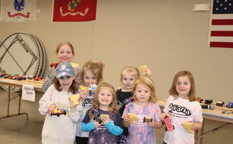 PHOTOS COURTESY NATALIE BARTEL Cubbies group: Dally Jo Nickels racing for McCrae Nickels, Kennedy Davis, Kinslee Baumgart, Harper Sealey, Harlow Harmdierks, Jana Wilde, Harper Haake. Each of the Cubbies received a trophy cookie for participating. 
